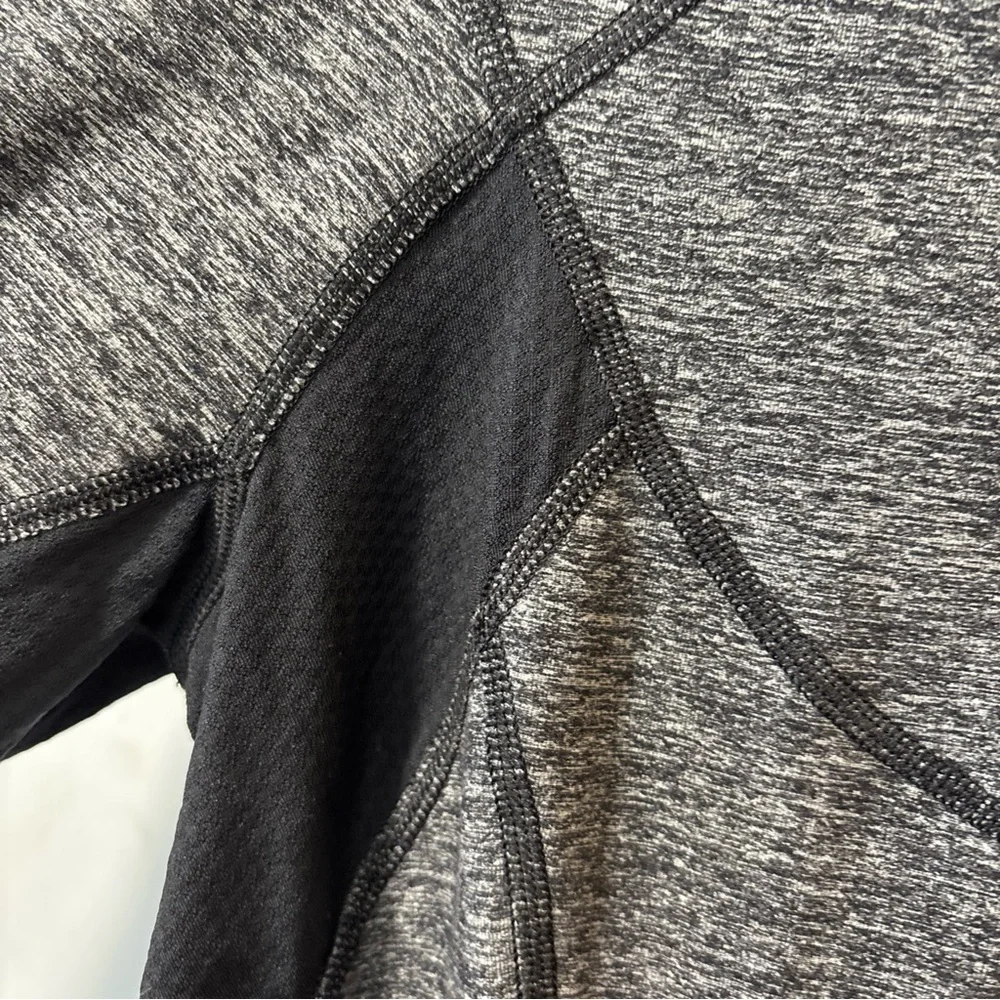 Lululemon Gray Black Run Dash 1/2 Half Zip Pullover Long Sleeve Top Size 10